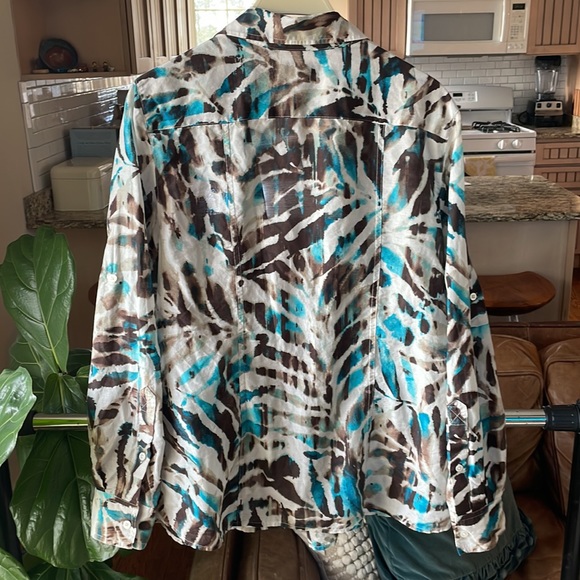 Shirt - Picture 3 of 4